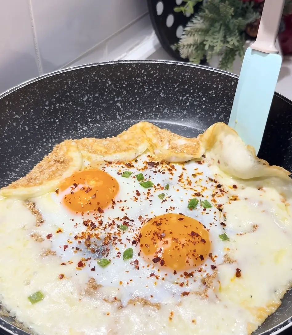 sesame crusted eggs