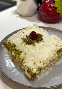 pistachio-gullac-with-kadayif