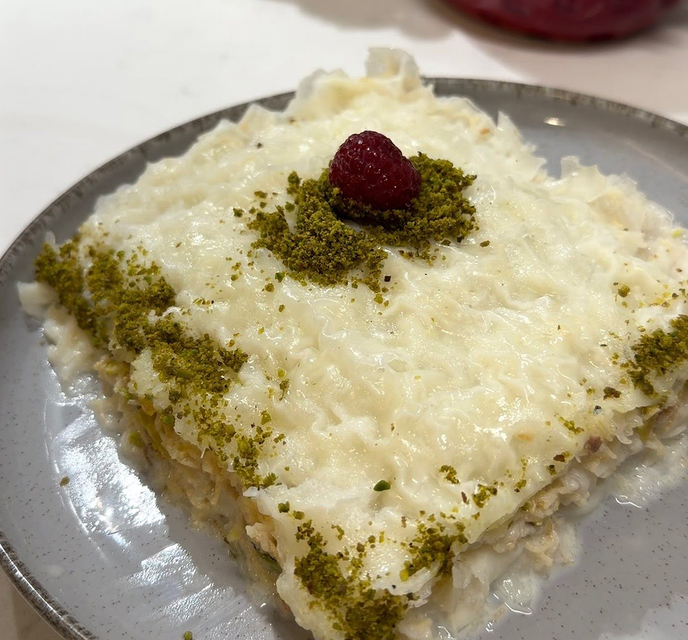 turkish gullac dessert with pistachio and kadayif