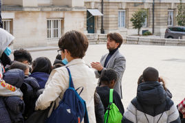 Visite de l'Assemblée nationale avec 50 élèves de l'école Joliot-Curie de Bagneux
