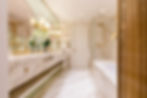 Stilvolle Glasanwendungen in luxuriöser Präsidentensuite
