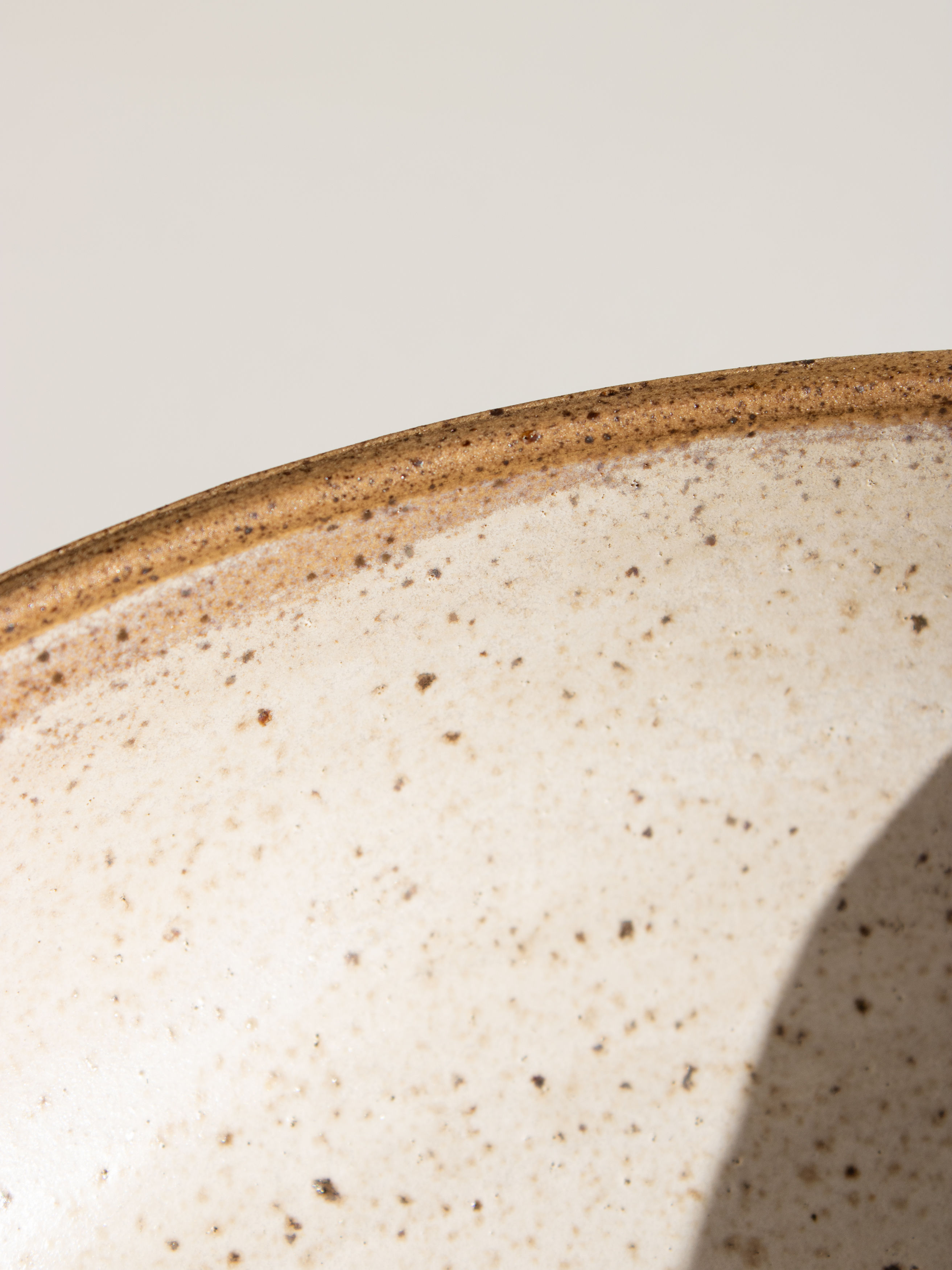 Forma Rústica - Branco com pintas