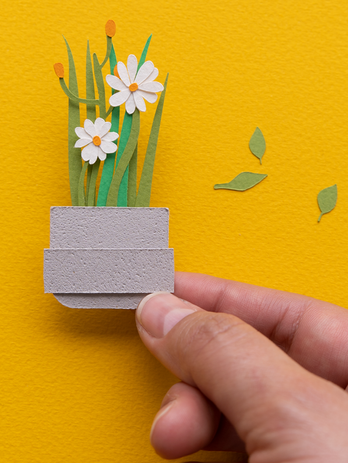 Let it be, Déjalo ser, Papel canson, papel, canson paper, papeles arte, papel Fabriano, paper craft, cut out, papel, ilustración, cortar y pegar, paper, paper art, paper artist, paper cut, artist, paper cut art, paper love, paper illustration, ilustración infantil, handmade, hand cut paper, Maria Ponce, tijeras, colores, cortador, papeles especiales, papercut, niño, pájaro, niño cantando en la ventana, pájaro en la ventana, amistad, felicidad, planta