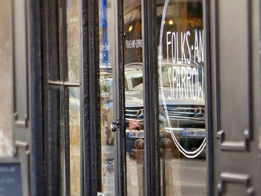 Paris: Folks and Sparrows | FECHADO