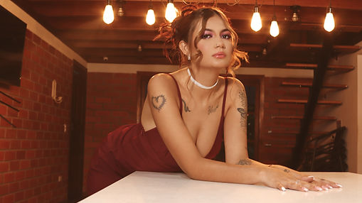 Nia Holland