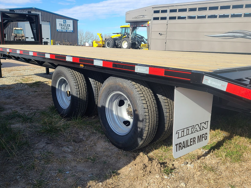 2022 Titan GN Flatbed 24+6