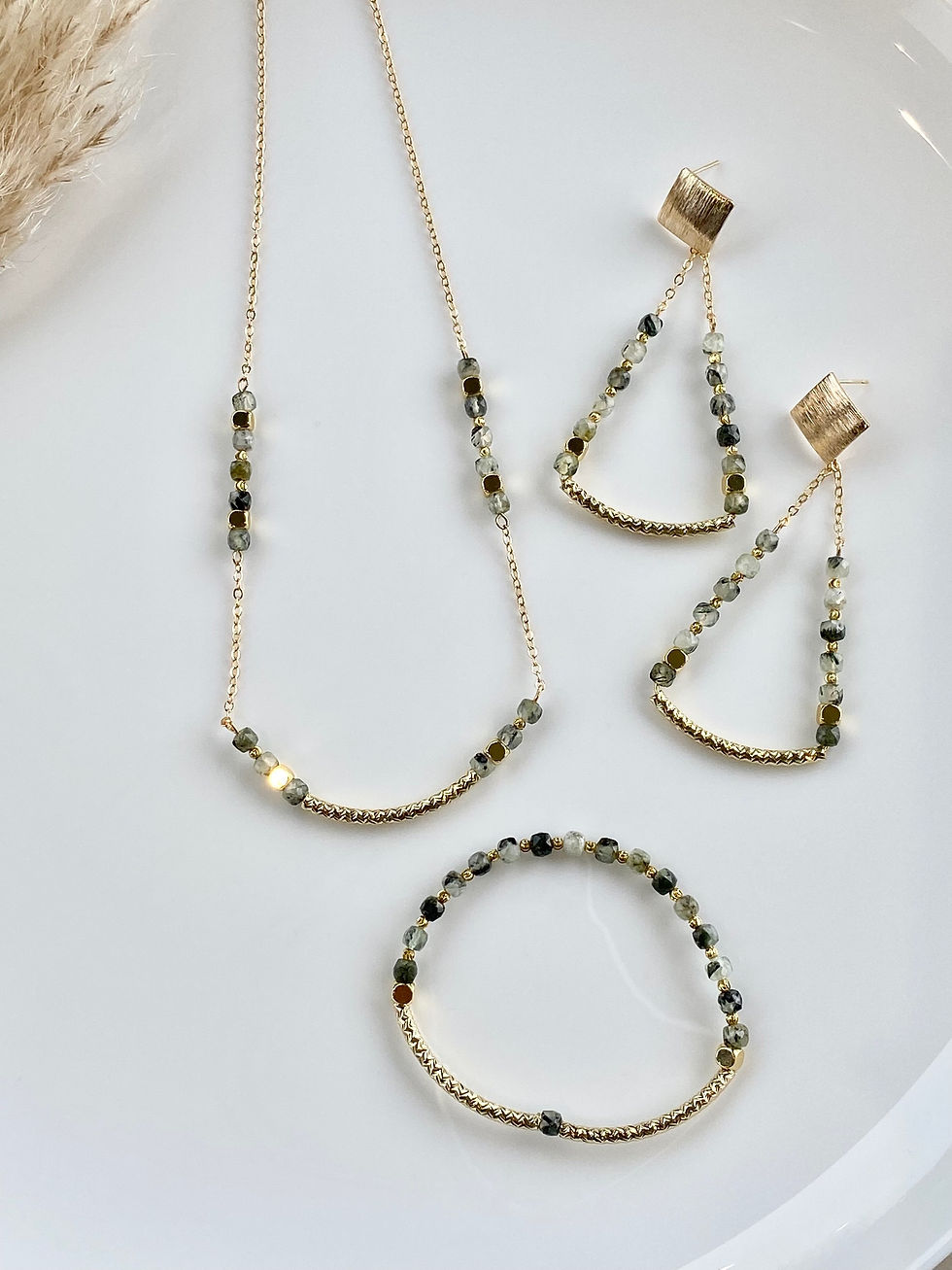 Miniature : Boucles d’oreilles INA ⬖ Préhnite