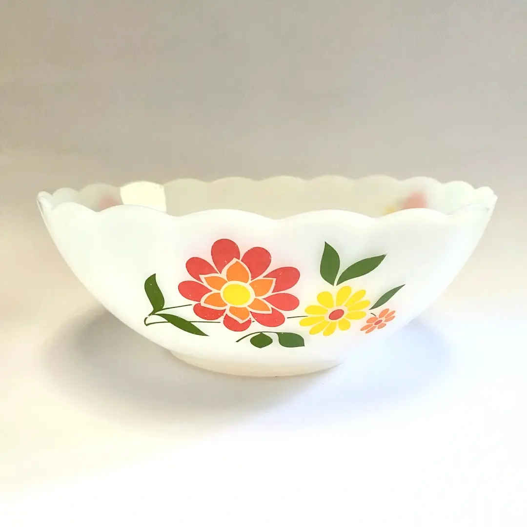 Saladier Arcopal vintage Ø 23 cm – Modèle Rotterdam fleuri, vue de face