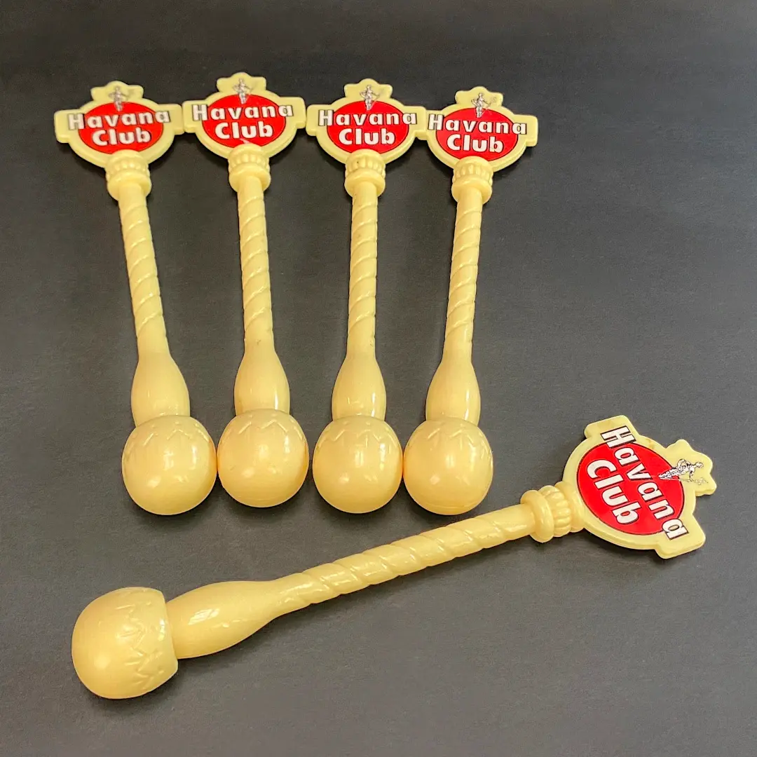 Lot de 5 pilons mélangeurs jaunes Havana Club, vue de face