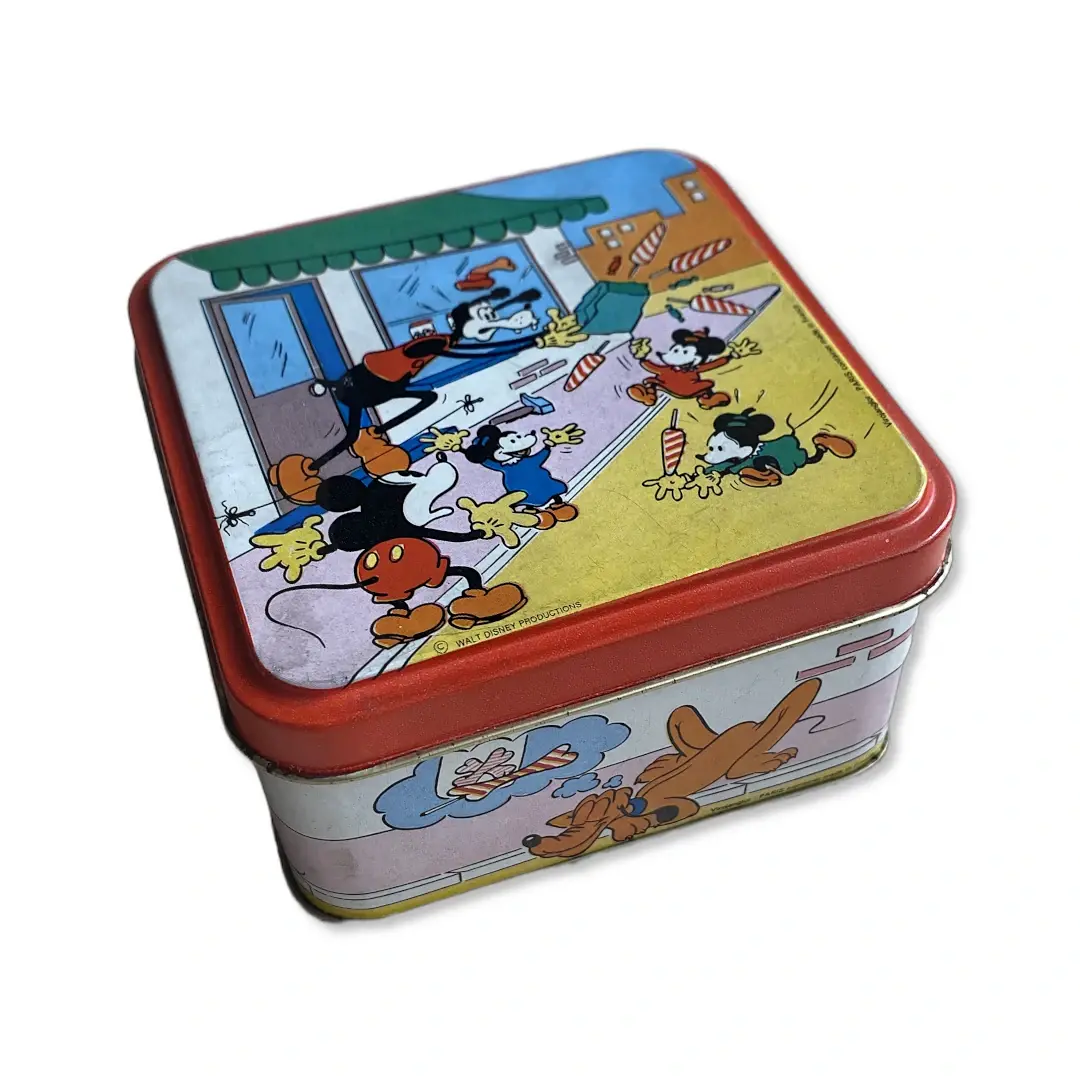Ancienne boite Mickey et ses amis, vue de face posée