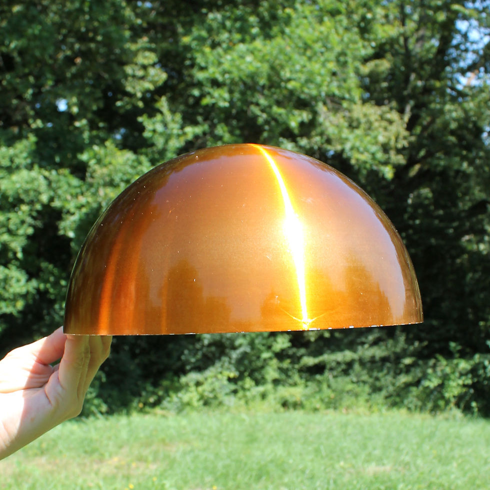 Ancien abat-jour en aluminium brossé couleur cuivre 25 cm vue de face