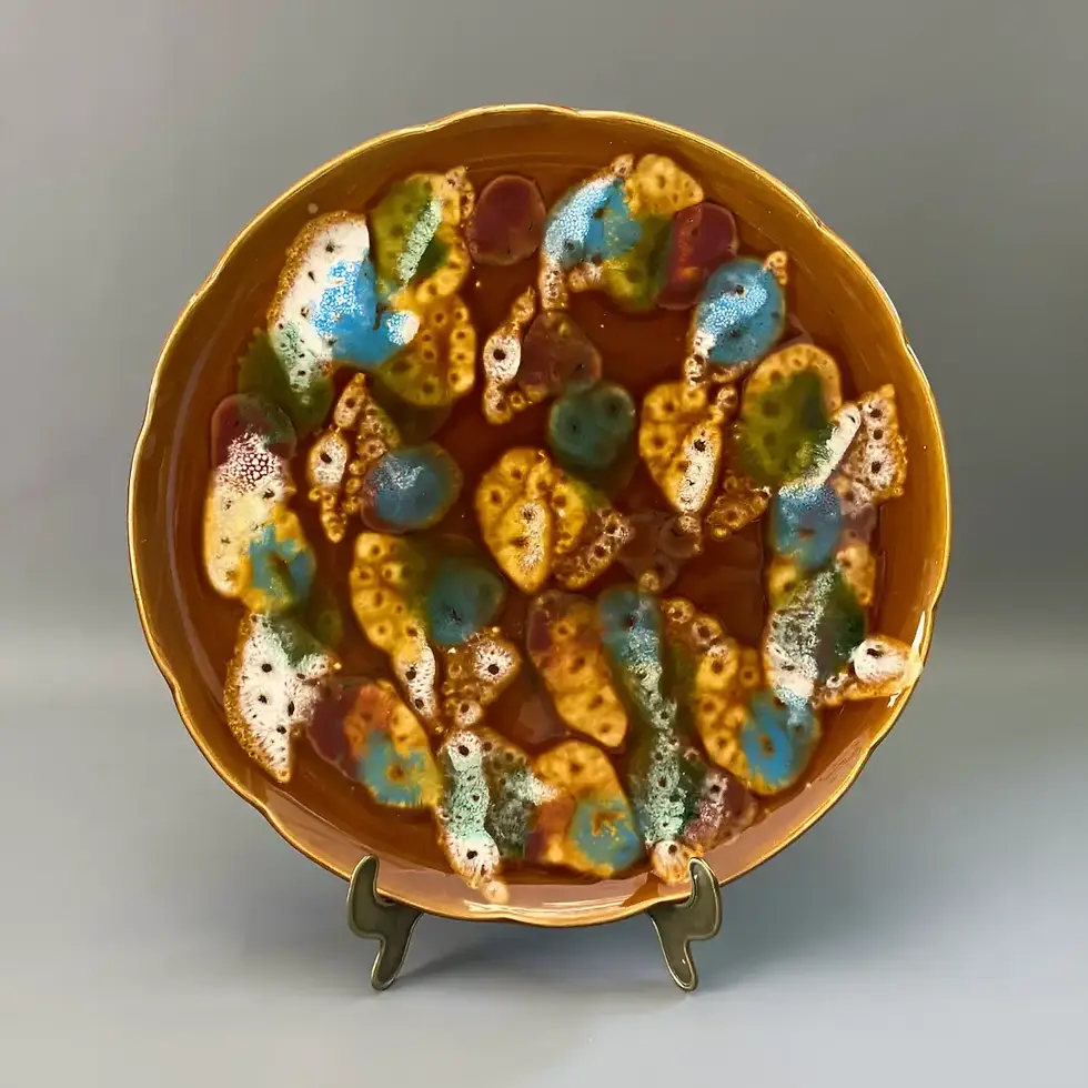 Grand plat en céramique émaillée polychrome années 60, face