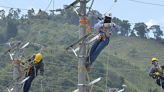 capacitacion-linieros-trabajo-altura.jpg