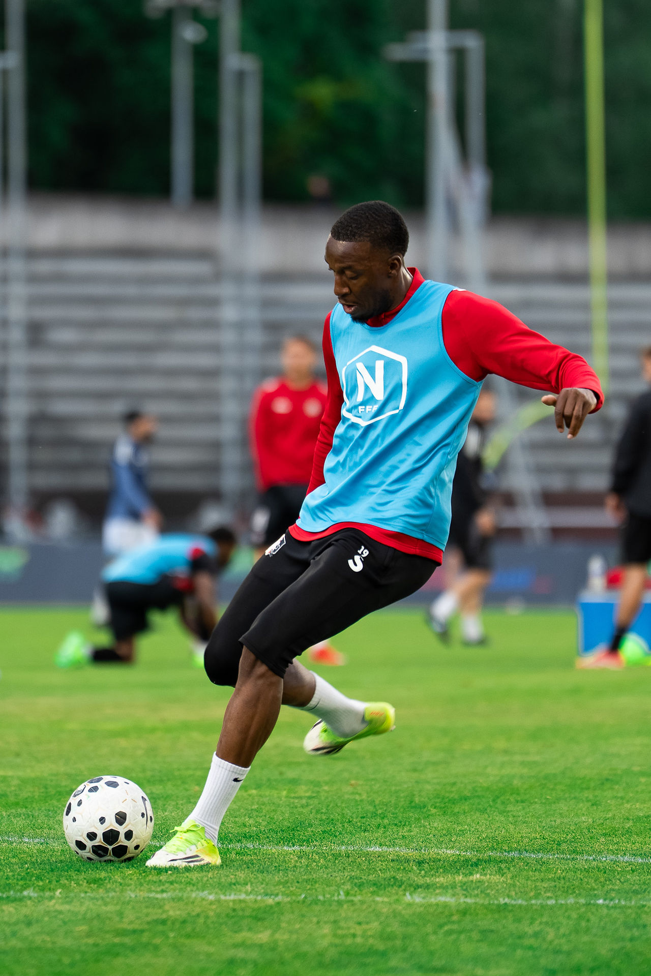 Kévin Farade qui frappe à l'entrainement