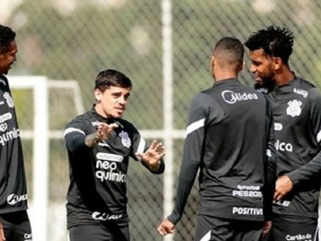 TA NA REDE: Corinthians treina na Neo Química Arena de olho no duelo com o Peñarol