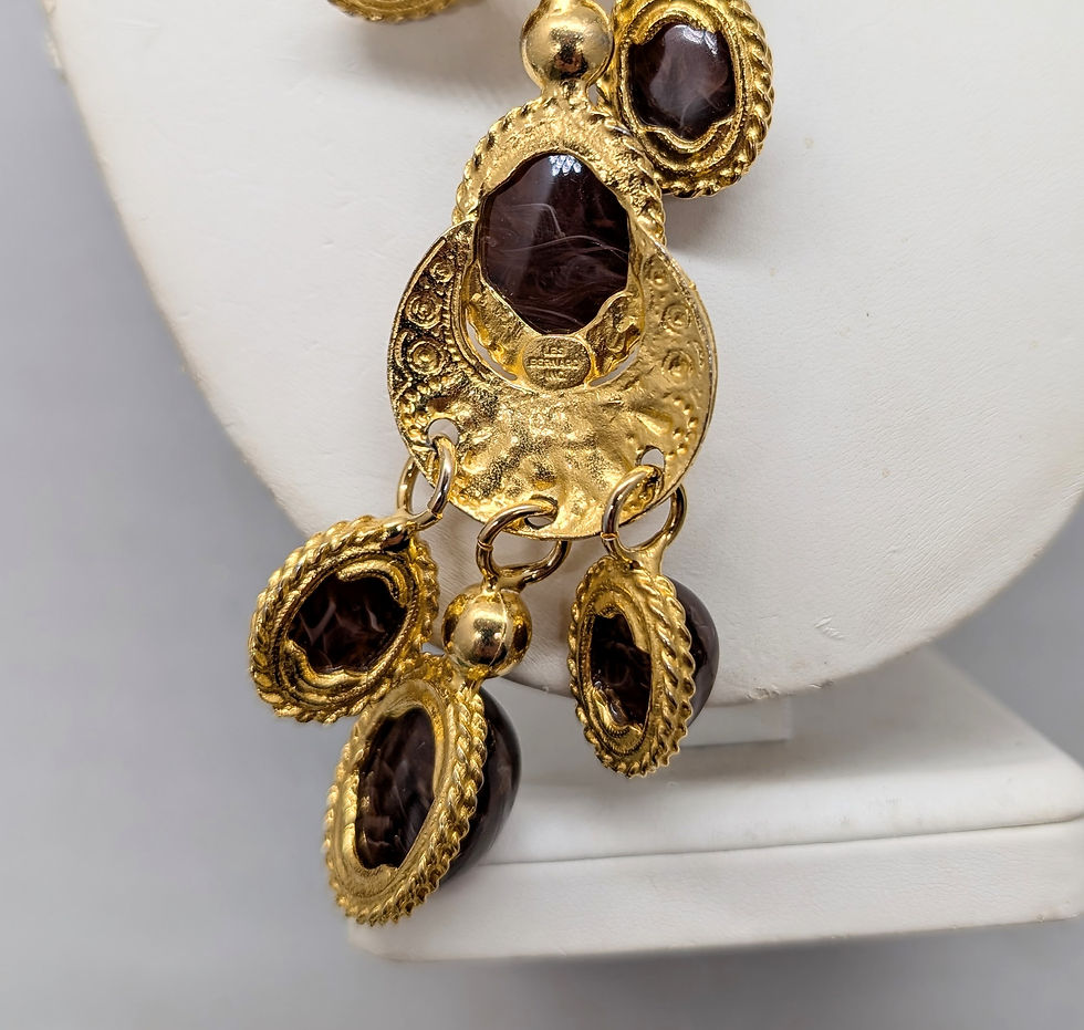 Thumbnail: Vintage Signed Les Bernard Cabochon Faux-Brown Agates Pendant Necklace