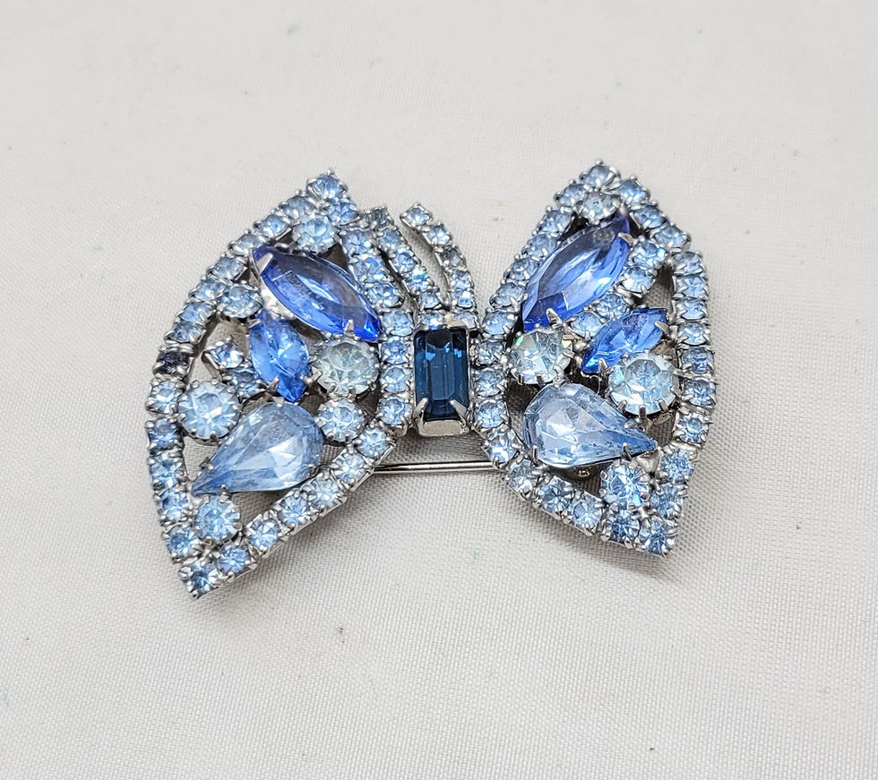 Thumbnail: Vintage Signed Weiss Rhodium Plated Shades of Blue Rhinestones Bow Brooch