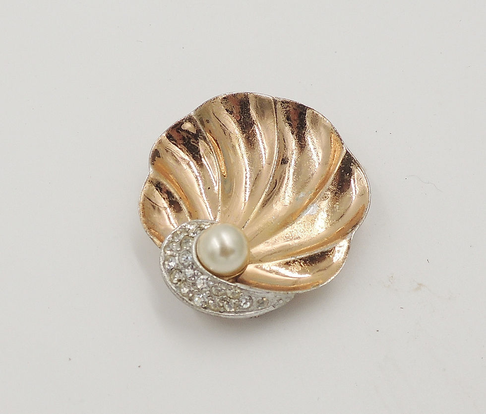 Thumbnail: Vintage Signed Boucher Goldtone Shell Fur Clip, 1947