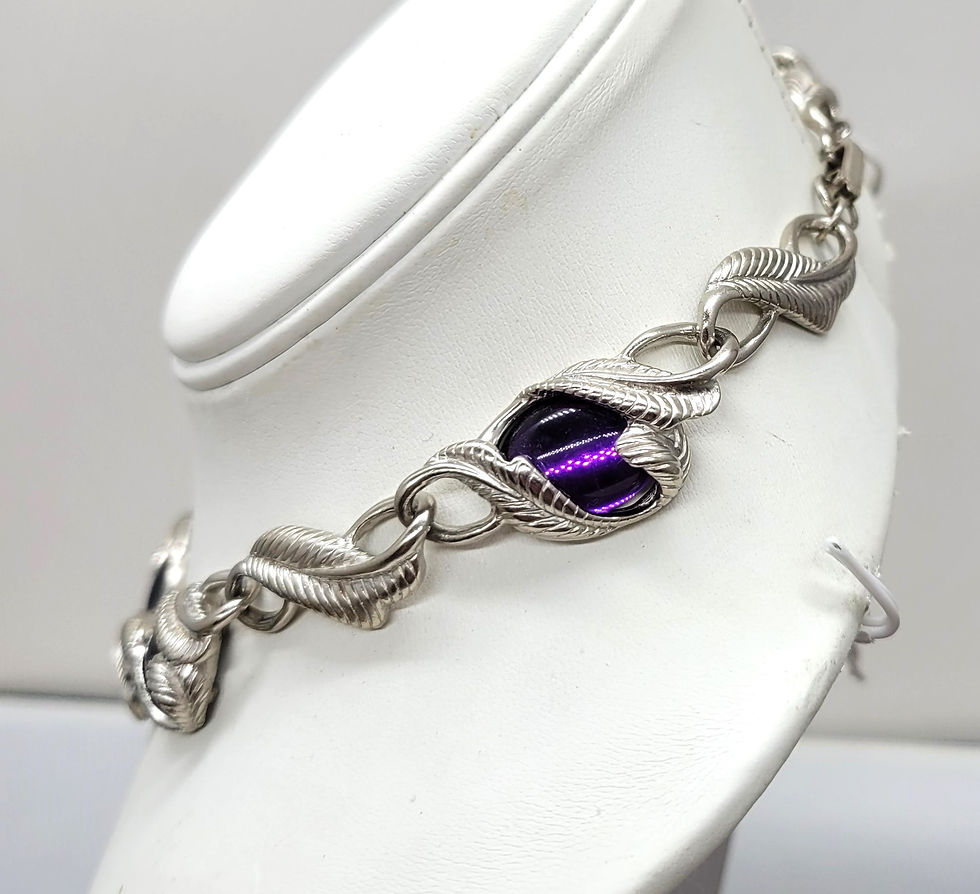 Thumbnail: Vintage Signed Trifari Rhodium Plated Cabochon Faux-Amethyst Collar Necklace
