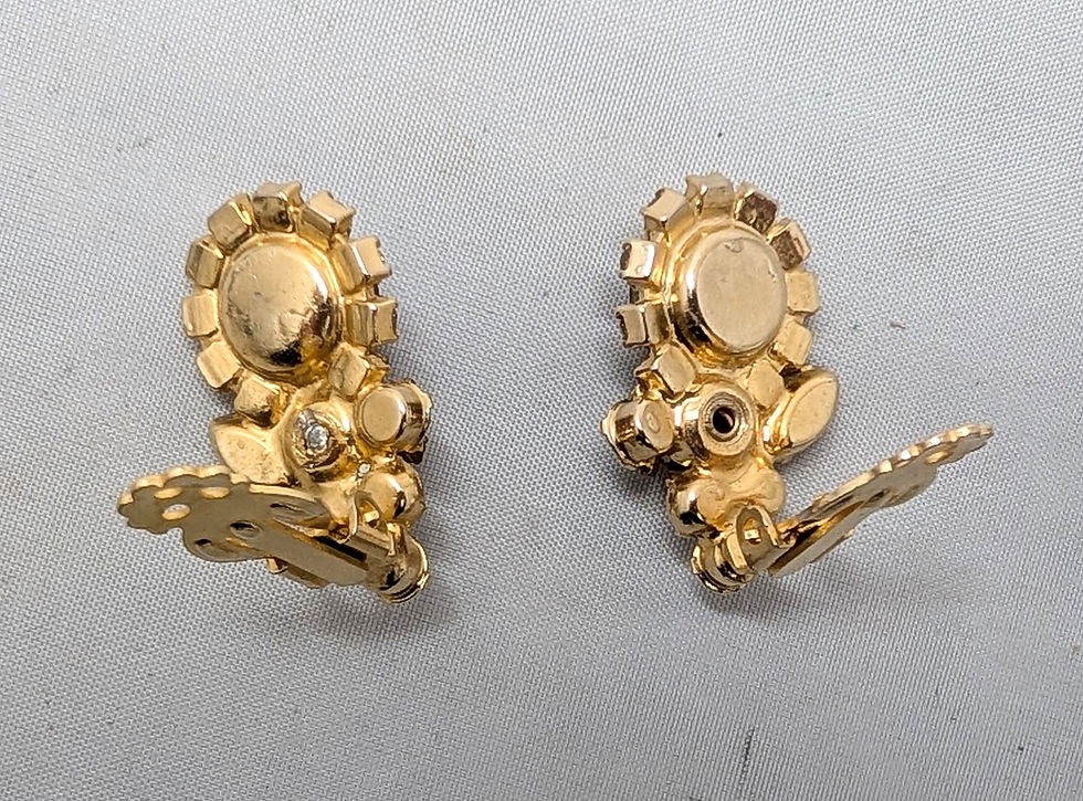 Thumbnail: Vintage 1960s Verified Delizza & Elster Rhinestone Flower Clip Earrings
