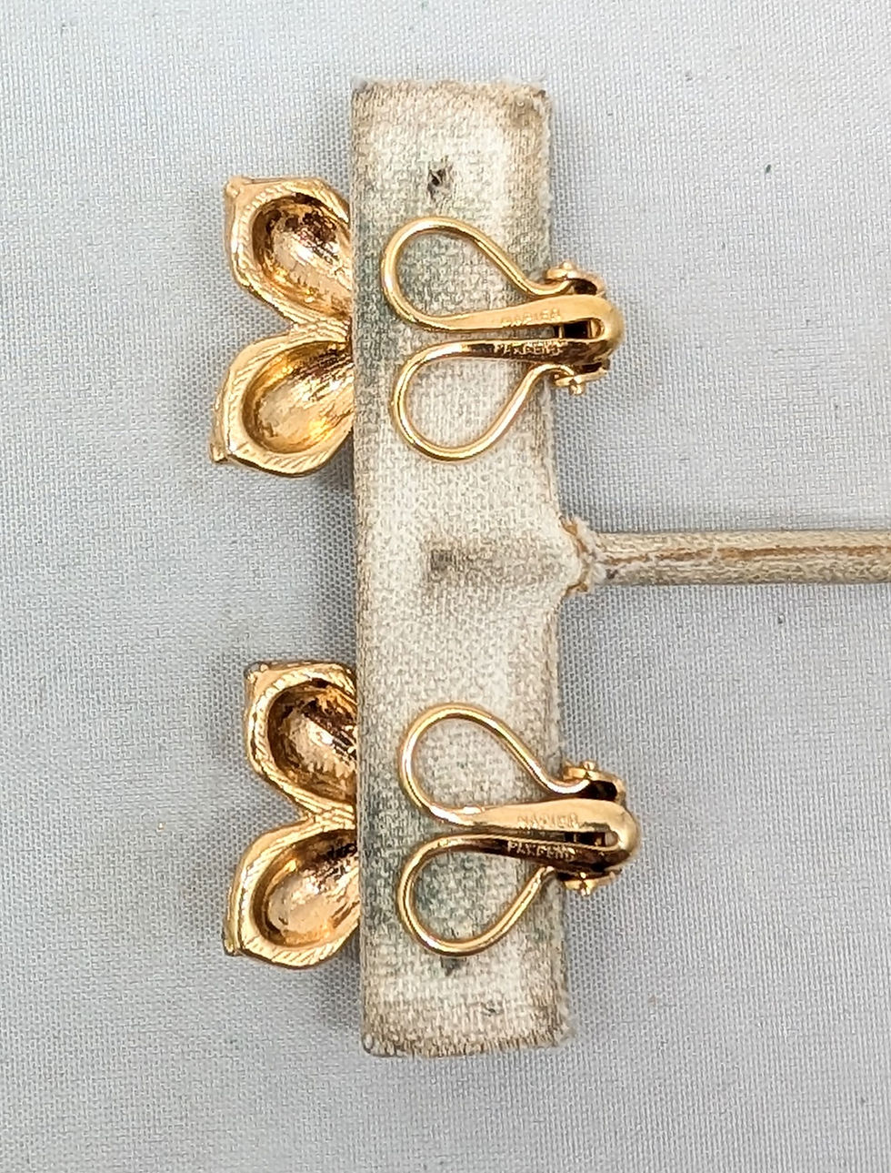 Thumbnail: Vintage 1960s Signed Napier Goldtone Flowers White Bead Centers Clip Earrings