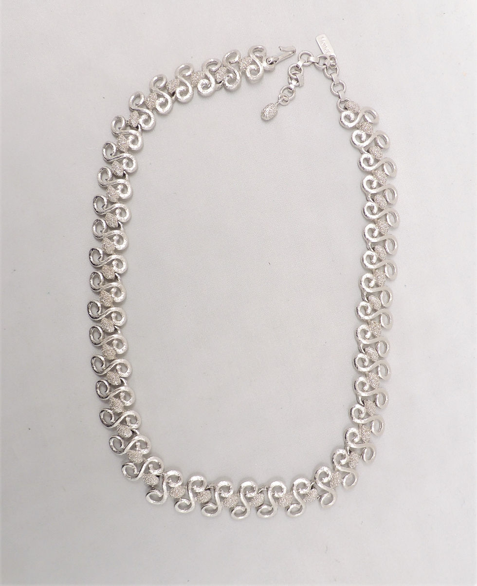 Thumbnail: Vintage 1960s Signed Monet Rhodium Plated Collar Necklace