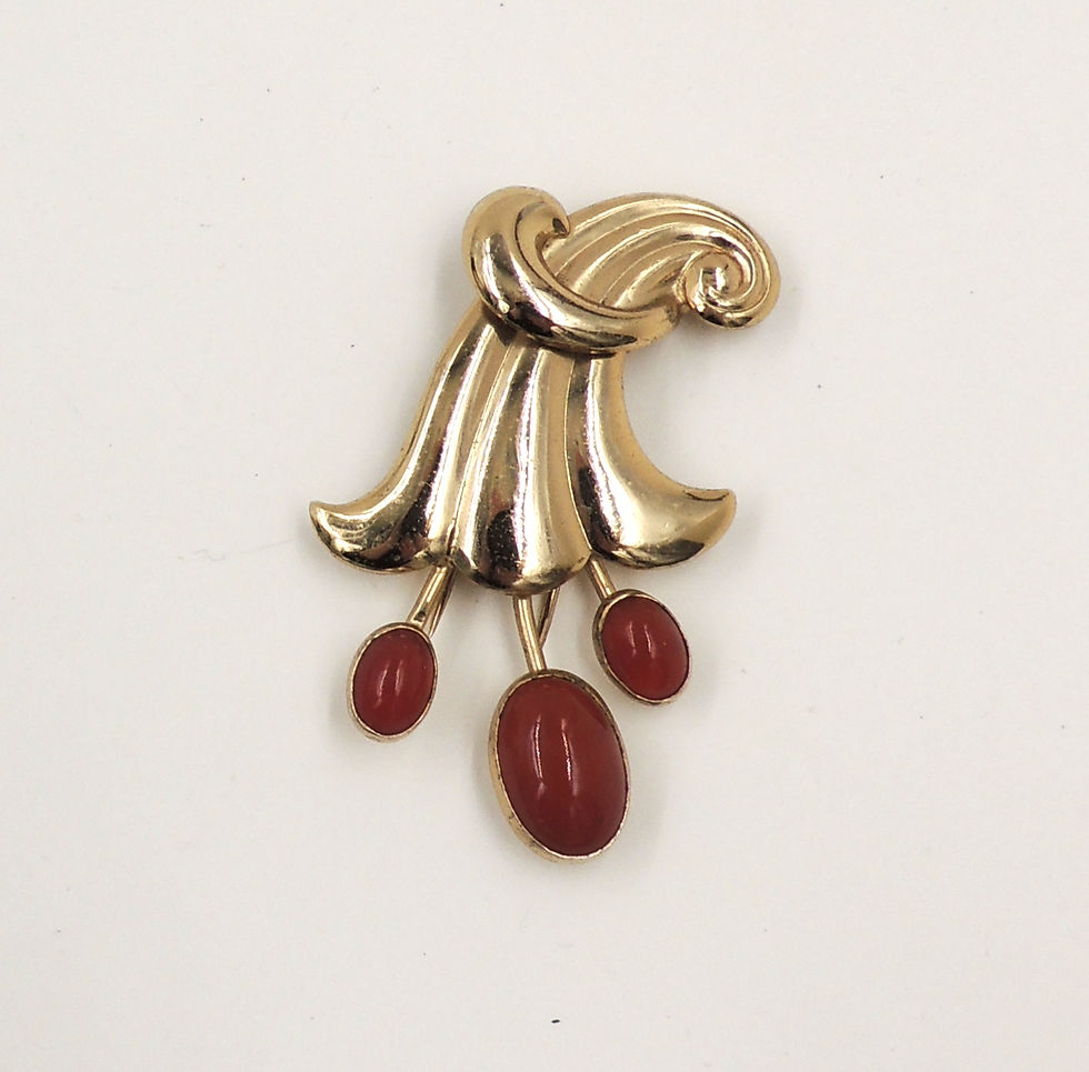 Thumbnail: Vintage 1950s Napier Cabochon Faux-Carnelian Fur Clip