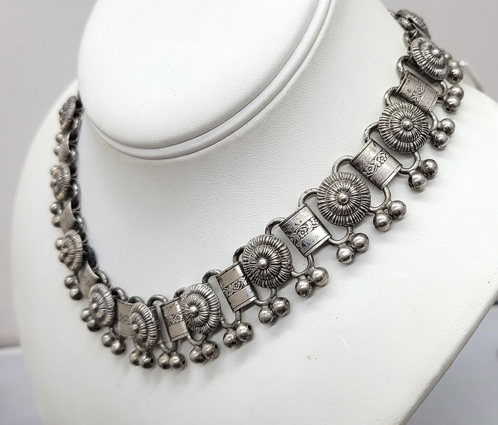 Thumbnail: Vintage Signed Monet Silvertone Link Collar Necklace