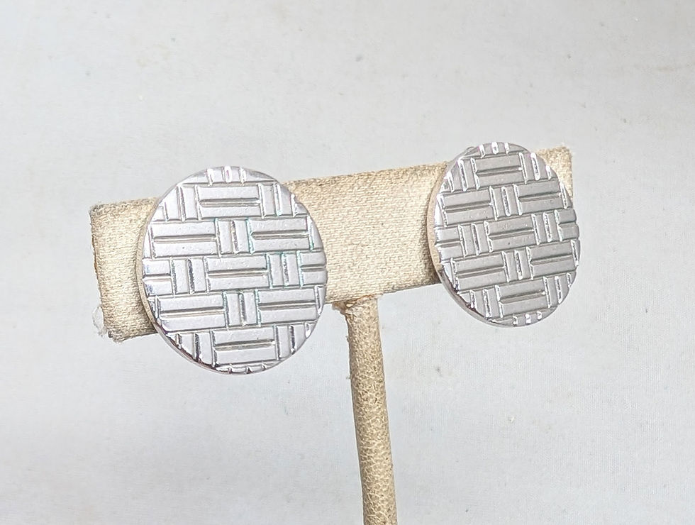 Thumbnail: Vintage 1947 Signed Crown Trifari Round Rhodium Plated Hatched Clip Earrings