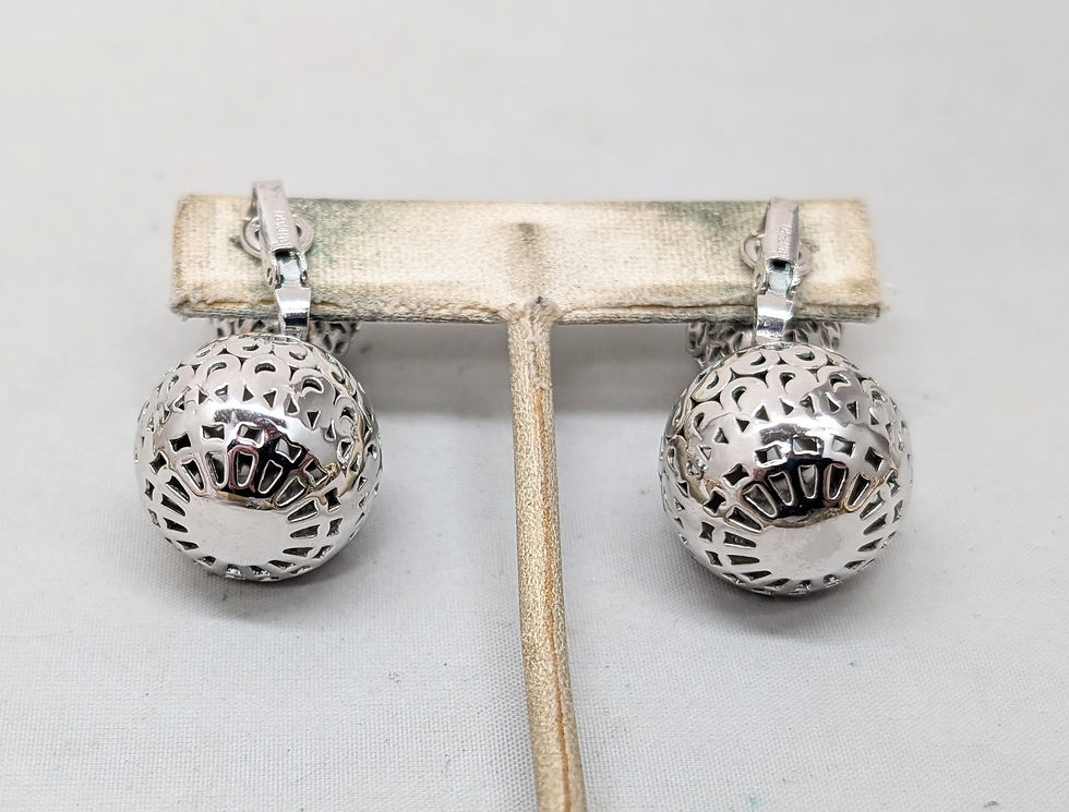 Thumbnail: Vintage Signed Trifari Rhodium Plated Filigree Drop Clip Earrings