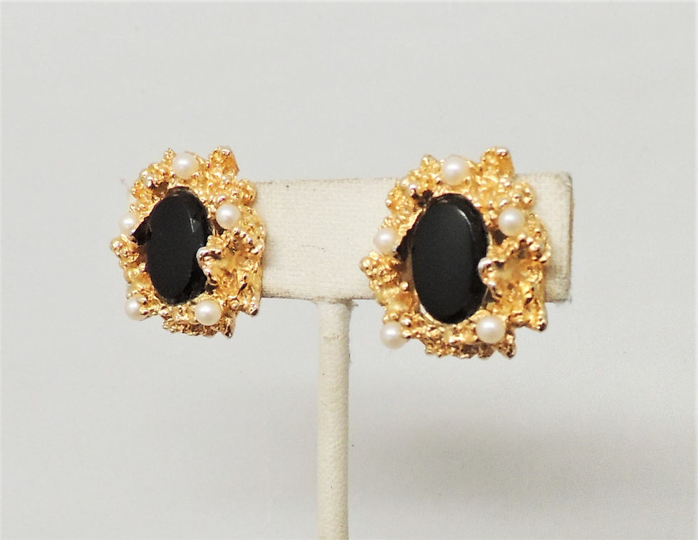 Thumbnail: Vintage 1970s Signed Napier Modernist Faux-Onyx & Faux-Pearl Clip Earrings