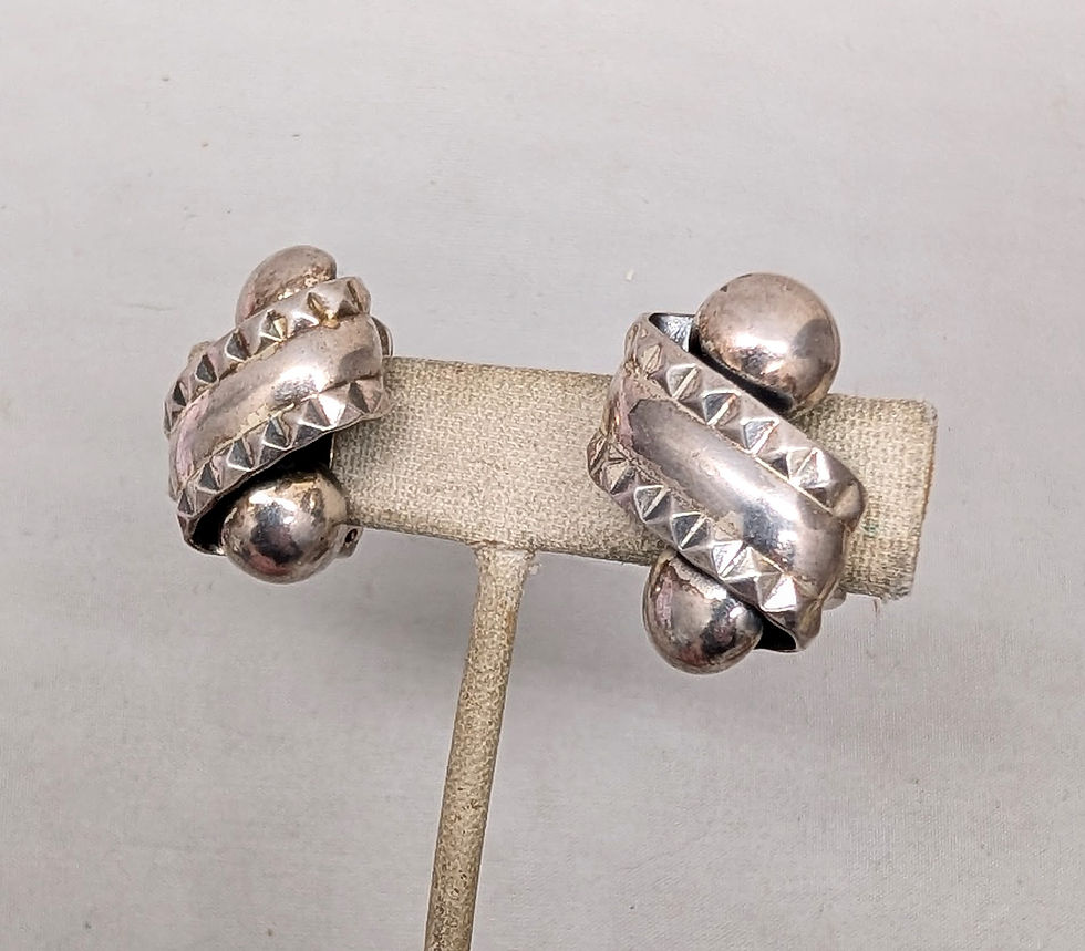 Thumbnail: Vintage Signed Napier Modernist Silvertone Scroll Clip Earrings