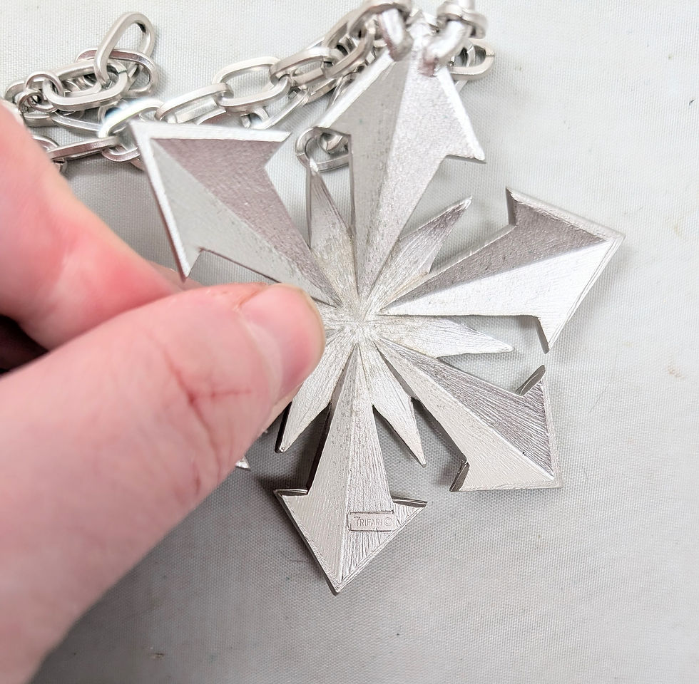 Thumbnail: Vintage 1970s Signed Crown Trifari Rhodium Plated Star Pendant Necklace