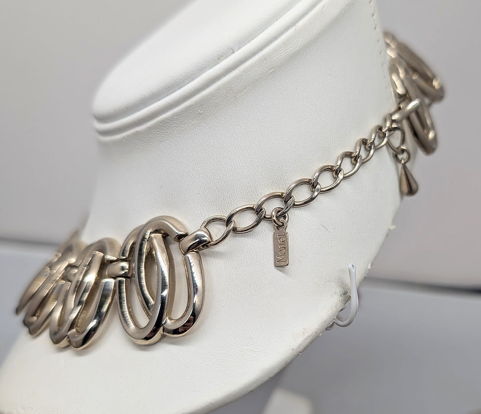 Thumbnail: Vintage Signed Monet Goldtone Link Collar Necklace