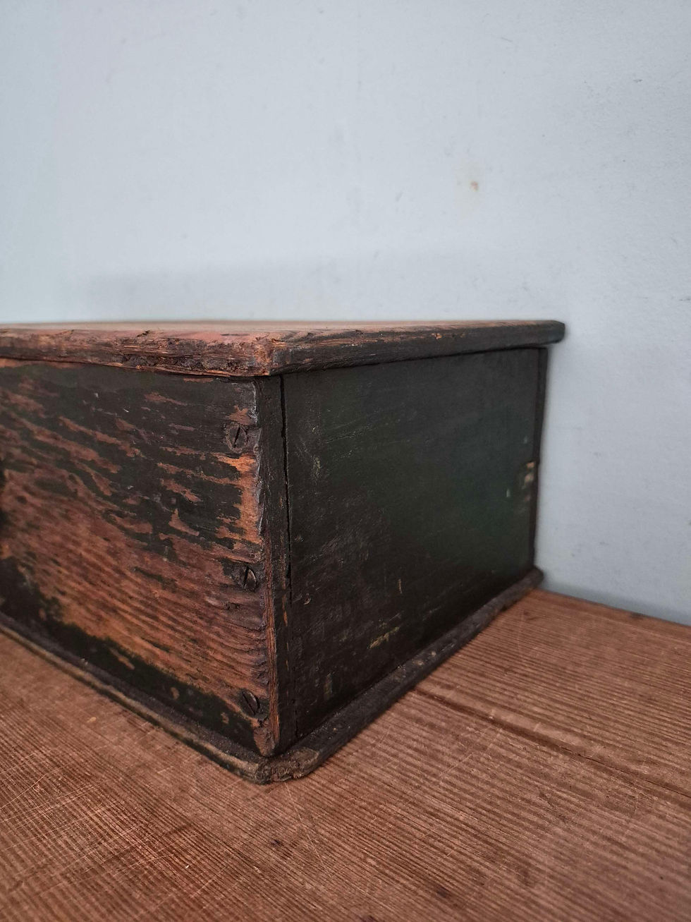 Thumbnail: Rustic Vintage Box