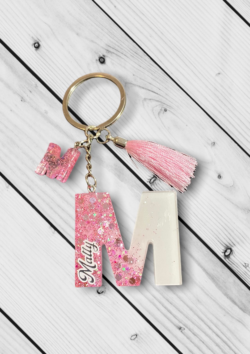 Llavero de resina inicial personalizado