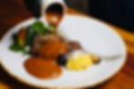 MOLE DE CACAHUATE CON CHULETÓN DE CERDO