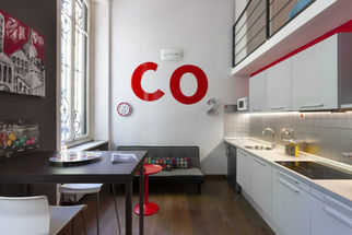 Cucina piccola attrezzata interior design AirB&B Torino