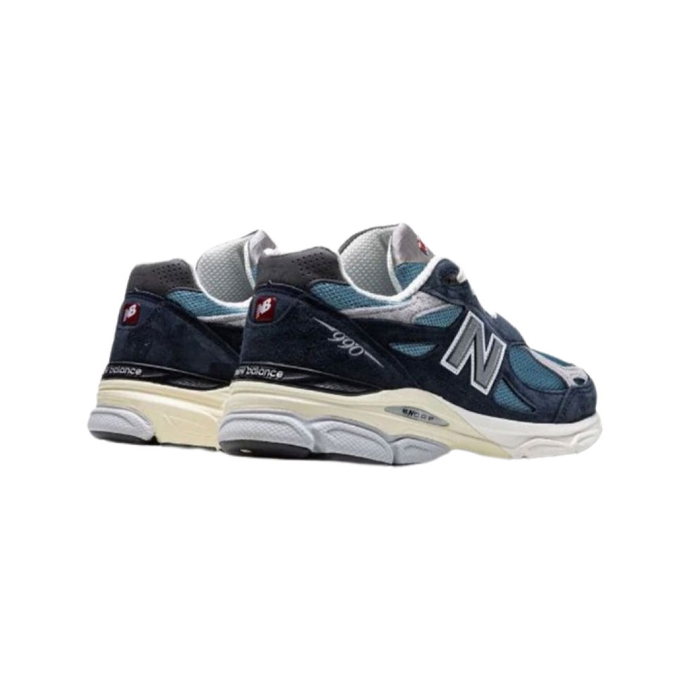 Thumbnail: New Balance 990v3 low-top sneakers