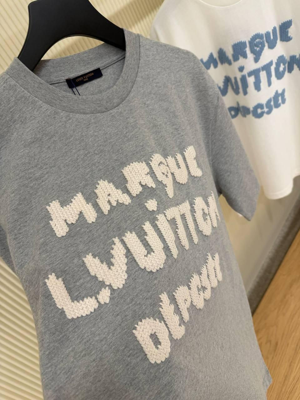Thumbnail: Lv Embroidered signature T-shirt