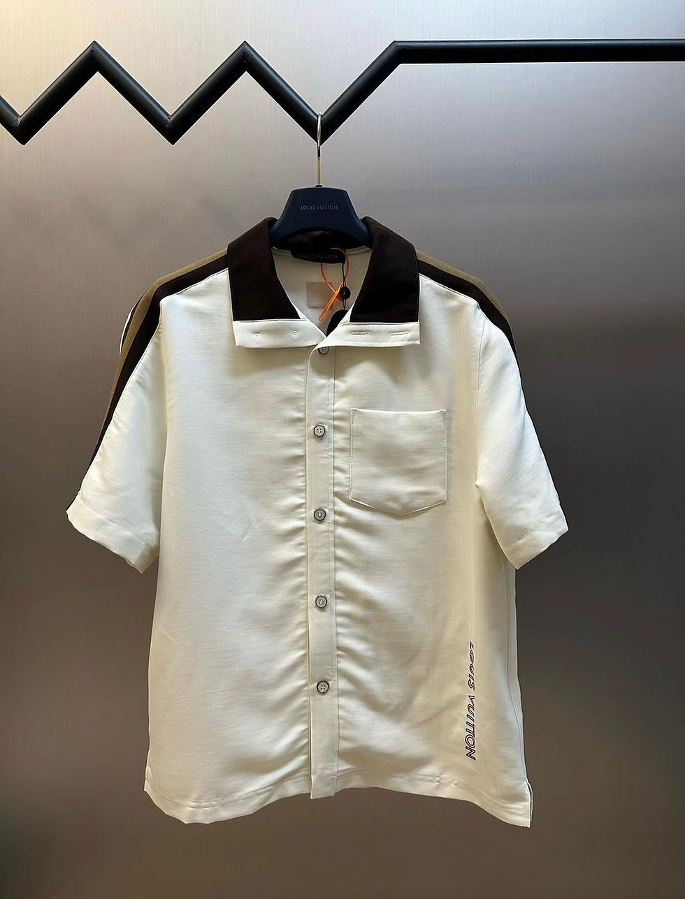 Thumbnail: Lv Bicolor Warm Up Short-Sleeved Shirt