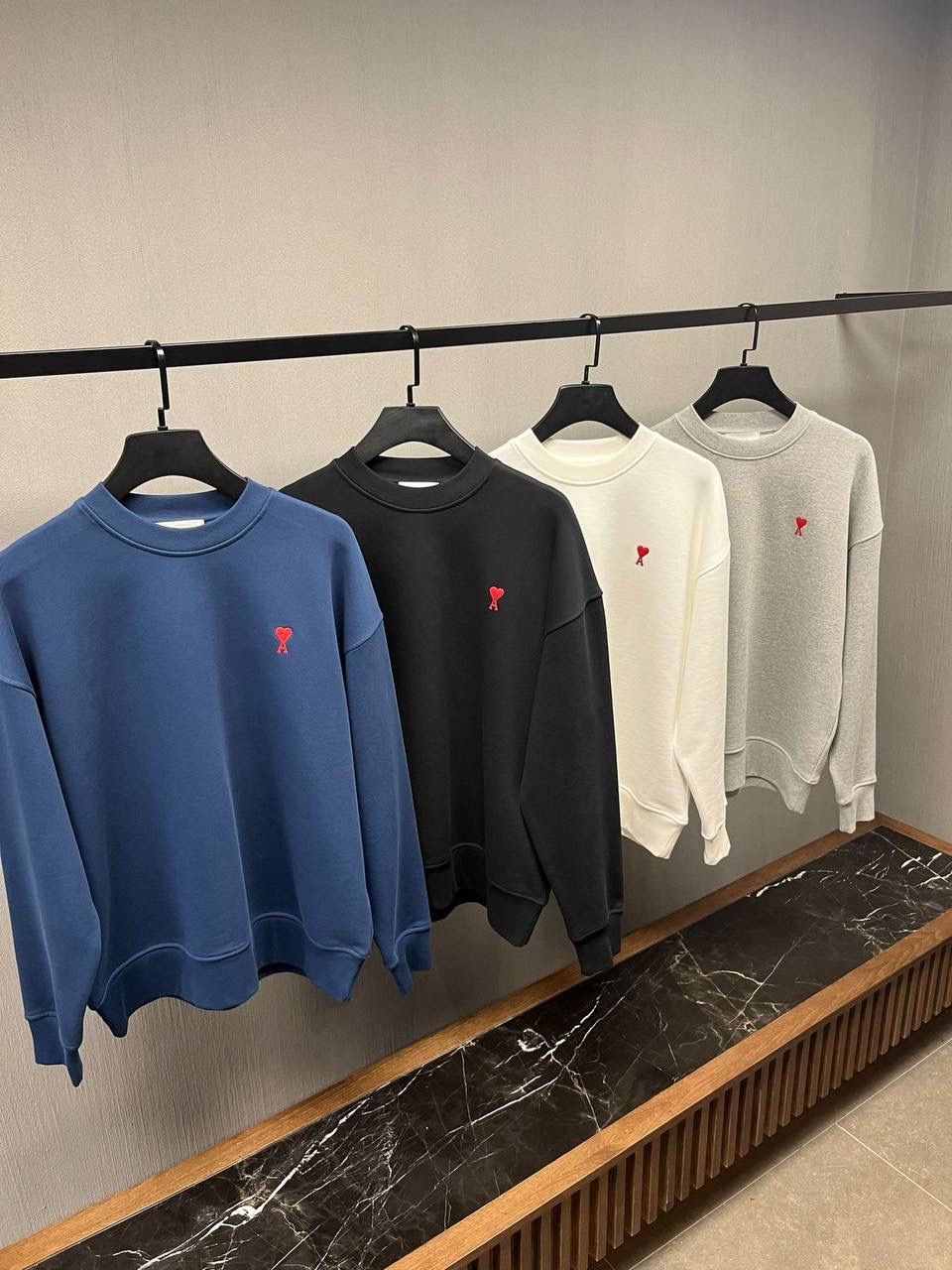 Thumbnail: AMI Paris logo-embroidered wool jumper sweater 