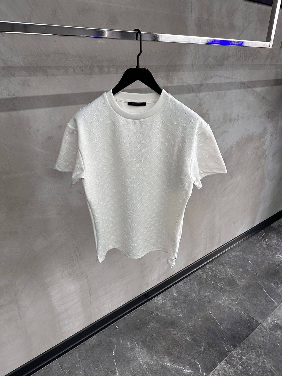 【LOUIS VUITTON】Monogram Fil Coupe Cotton White T Shirt Lv Monogram Fil Coupe Cotton T-Shirt | Luxury Dxb