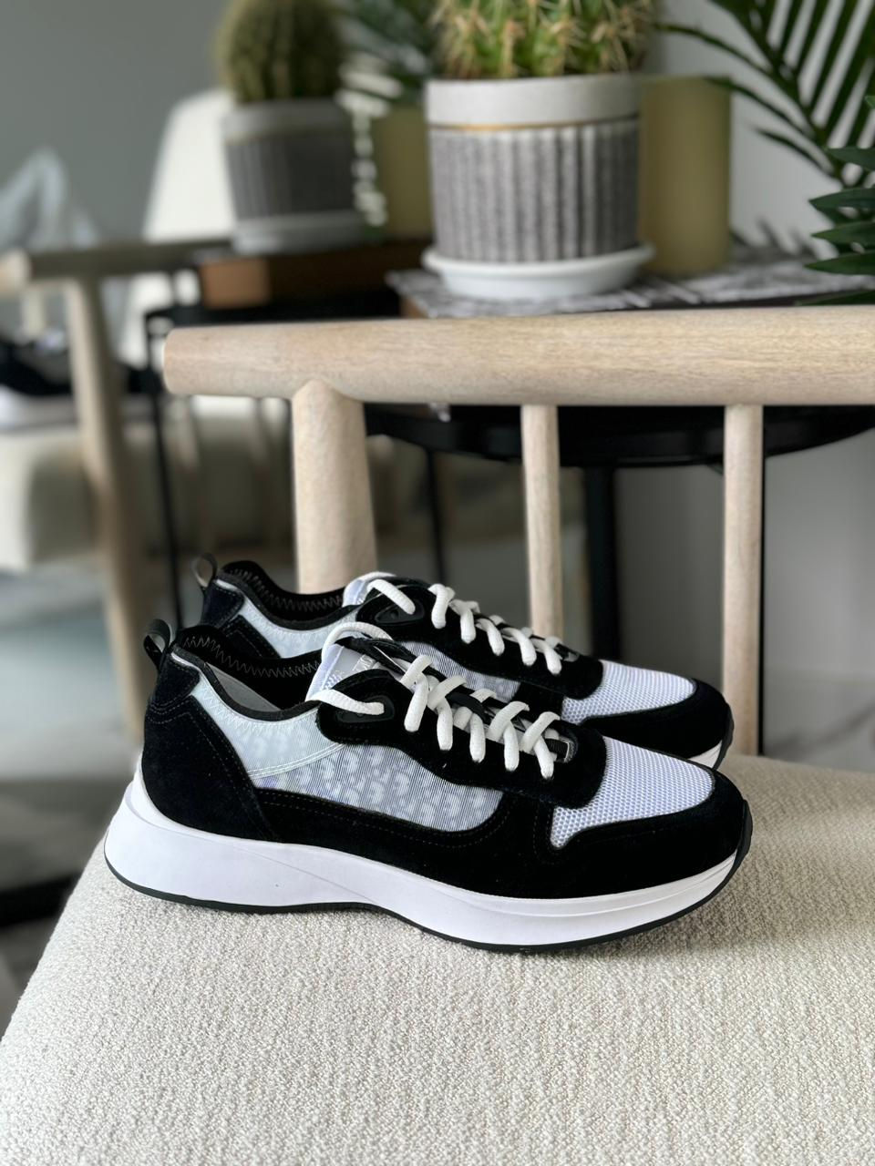 Thumbnail: Dior B25 RUNNER SNEAKER