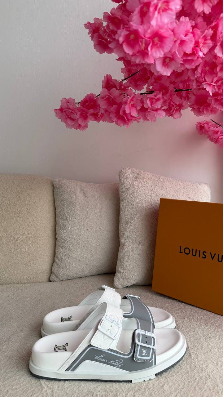 Thumbnail: Lv trainer mule Slide