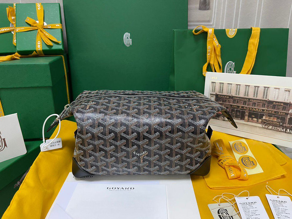 Thumbnail: Toilet Bag Maison Goyard