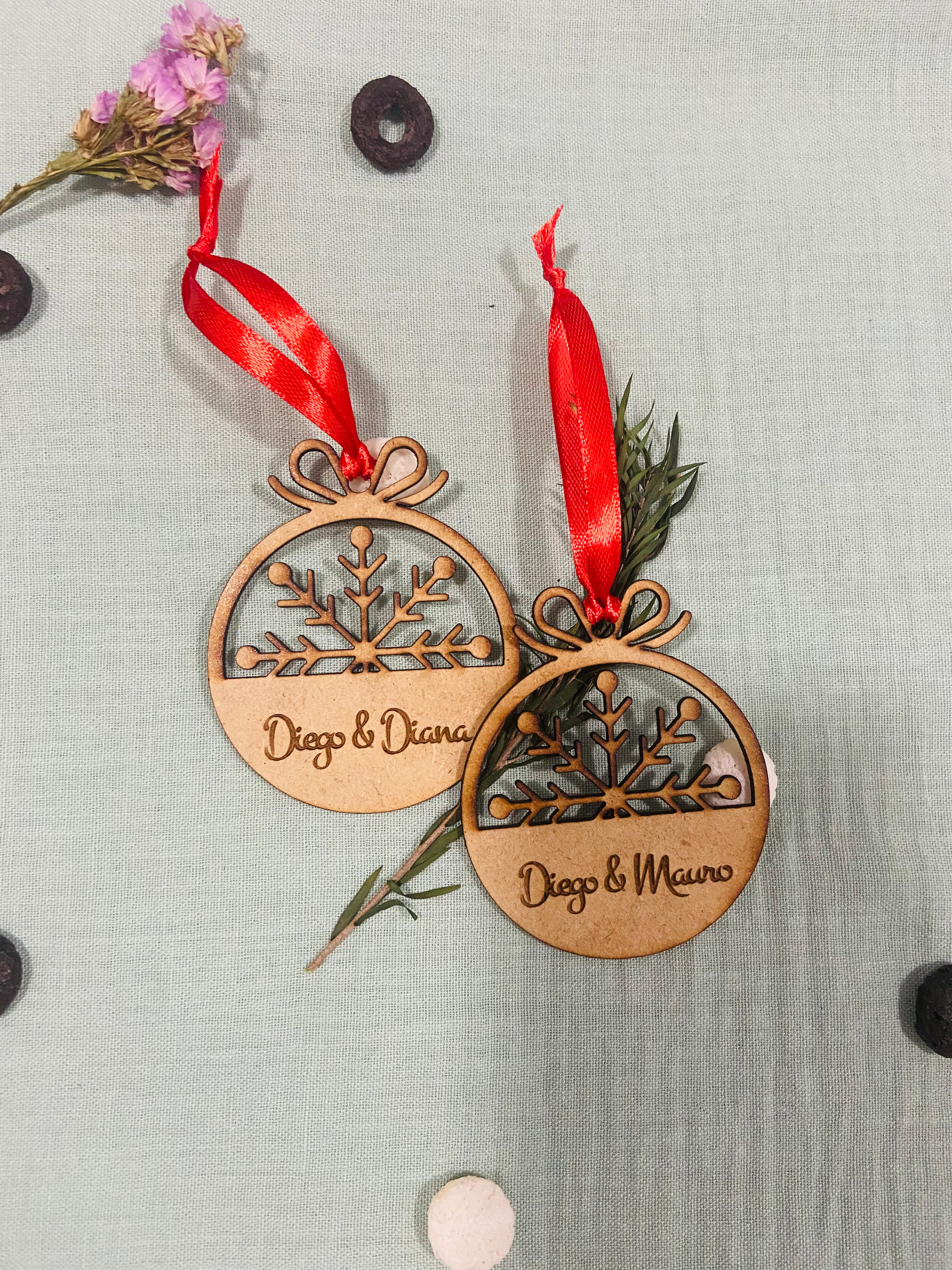 Bola de Navidad personalizada en madera