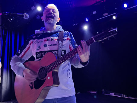 Her koma Føroyar – Tekstur og lag