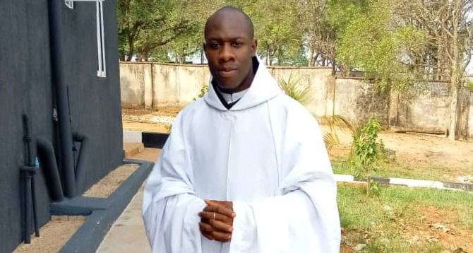 Profissão solene em Illah