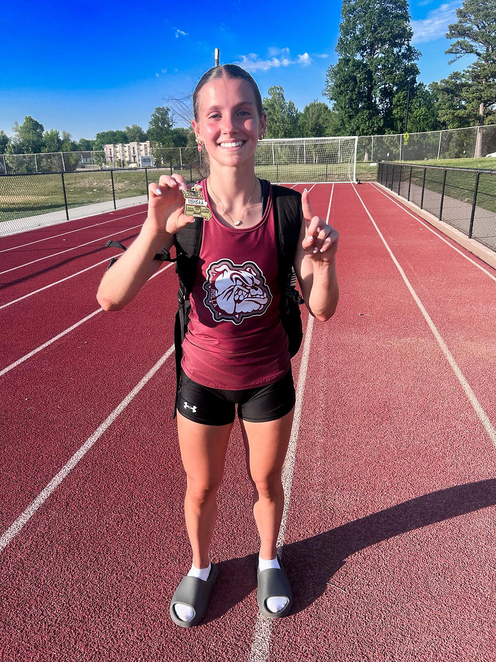 Freshman Grace Fontenot qualified in Pole Vault (1st) and 400m (4th).